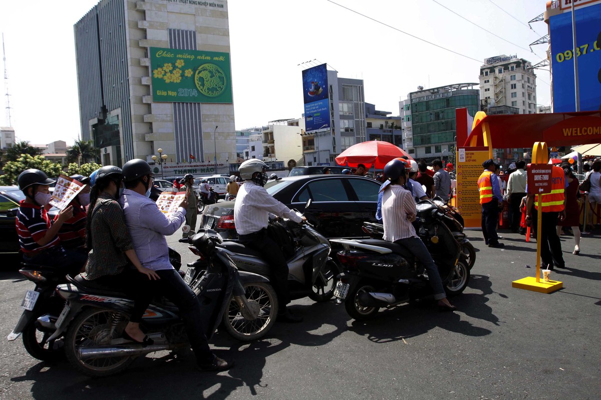 Hiệu ứng “khủng” của McDonald's tại Việt Nam ảnh 3 Hiệu ứng “khủng” của McDonald's tại Việt Nam ảnh 3